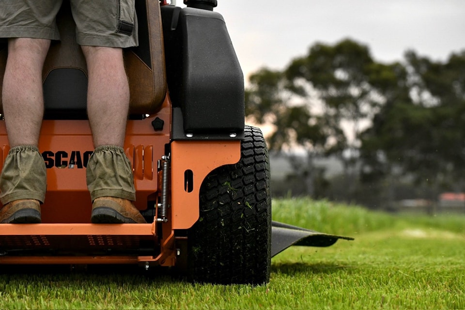Lawn mowing Willunga