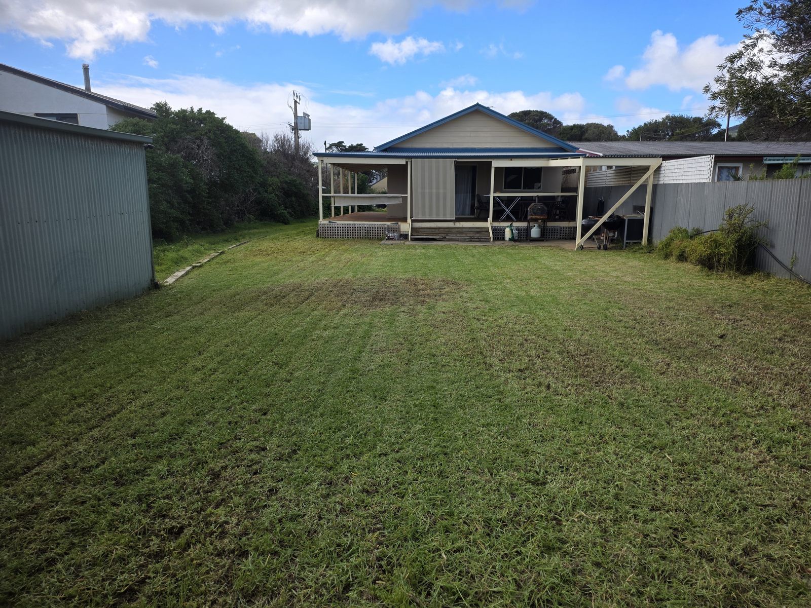 Residential lawn mow Willunga