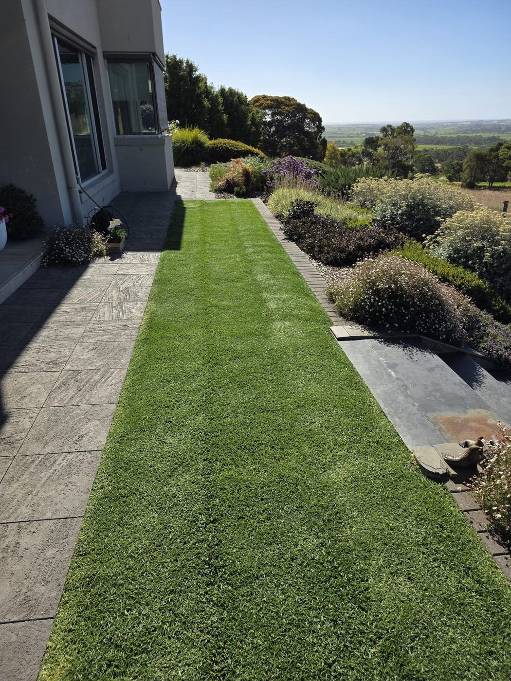 Mow and edge trim Sellicks Beach