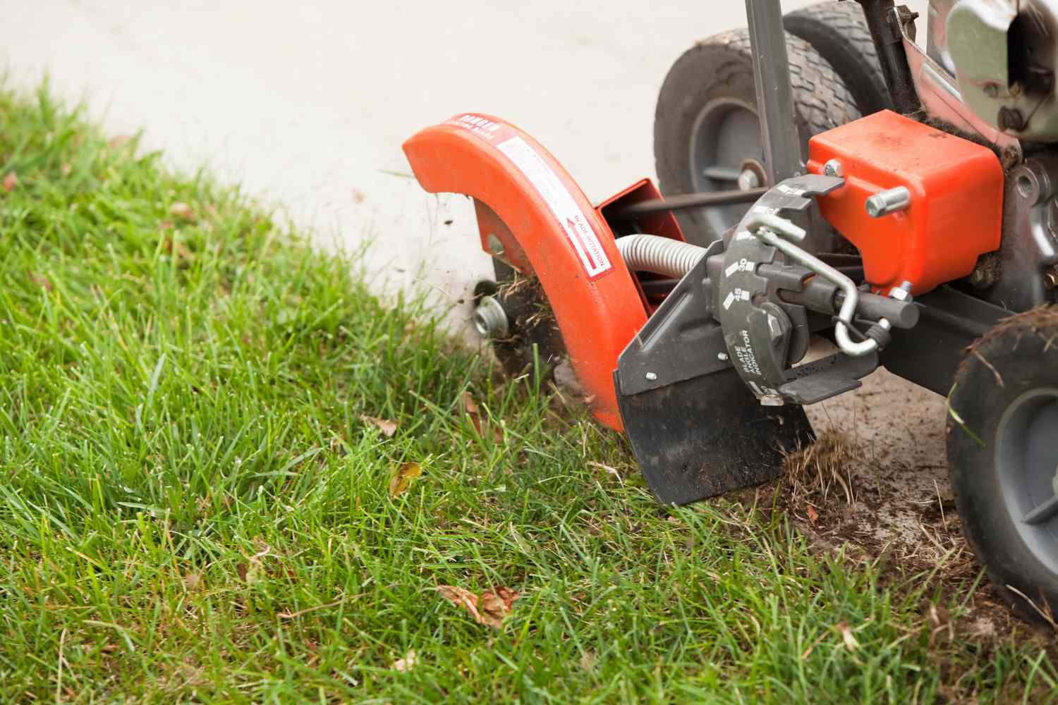 Professional lawn mowing Willunga